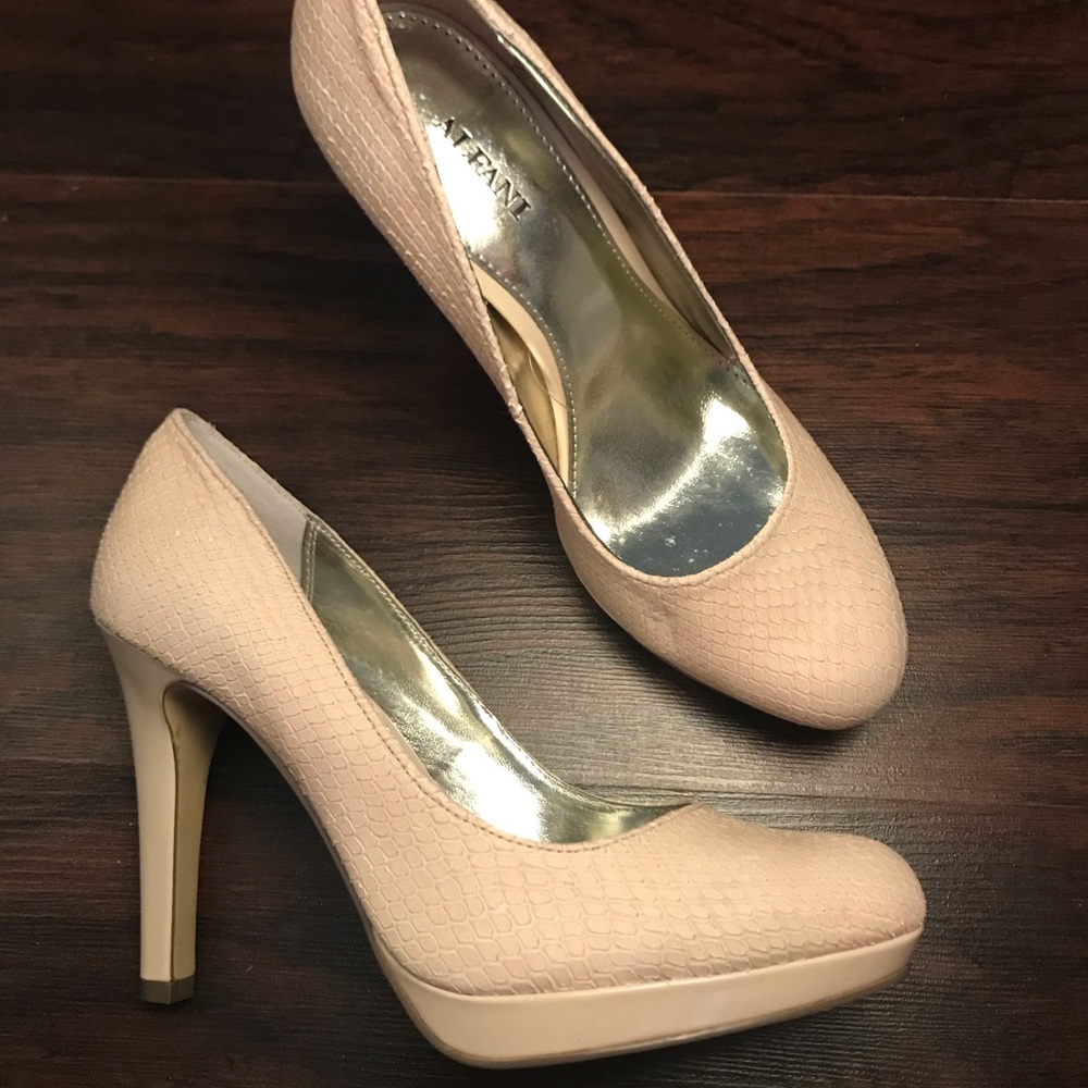 Alfani Maddy Buttermilk pumps